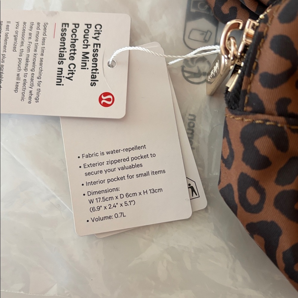 LULULEMON CITY ESSENTIALS POUCHES 2L & 4L - Picture 3 of 10